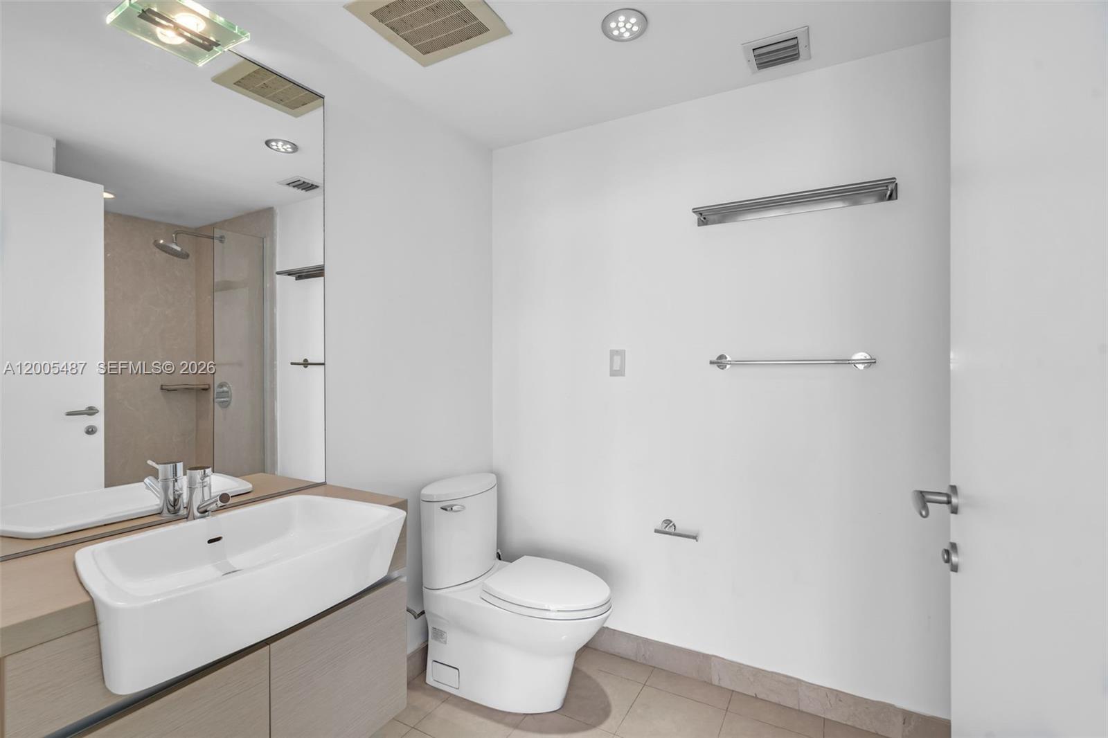 200 Biscayne Blvd Way #3407 Miami, FL 33131