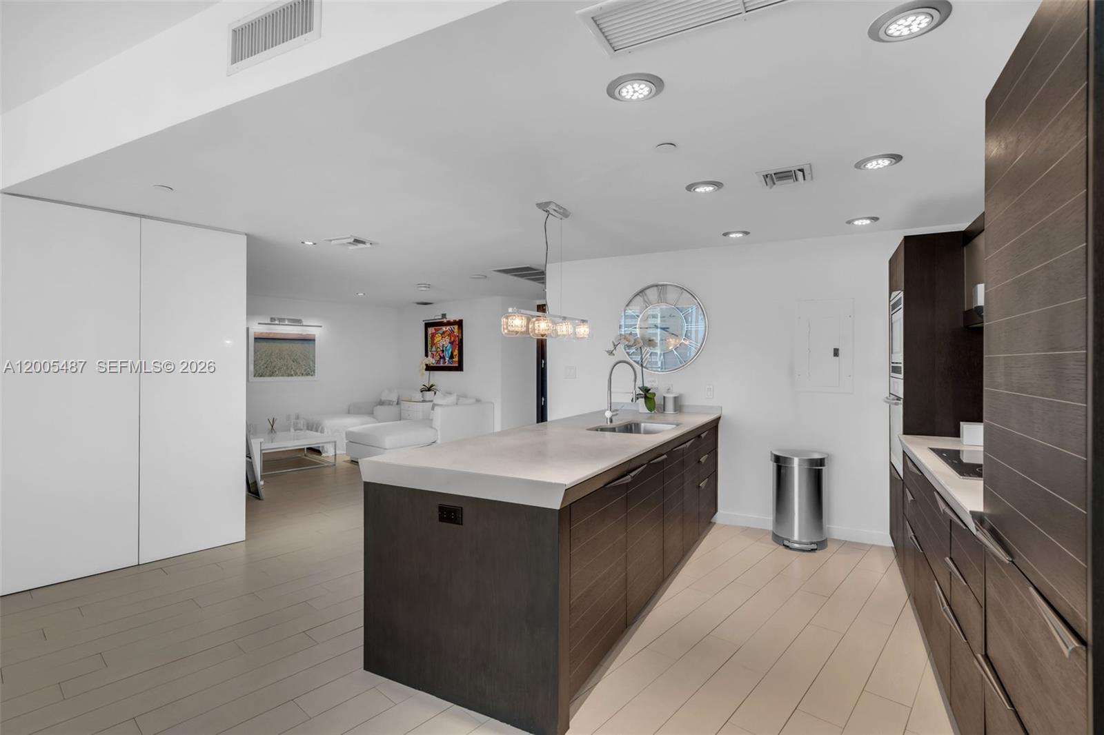 200 Biscayne Blvd Way #3407 Miami, FL 33131