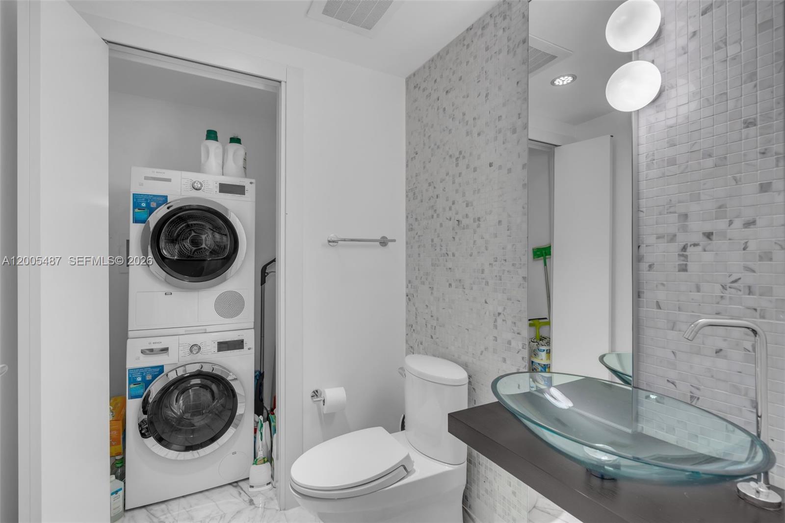 200 Biscayne Blvd Way #3407 Miami, FL 33131