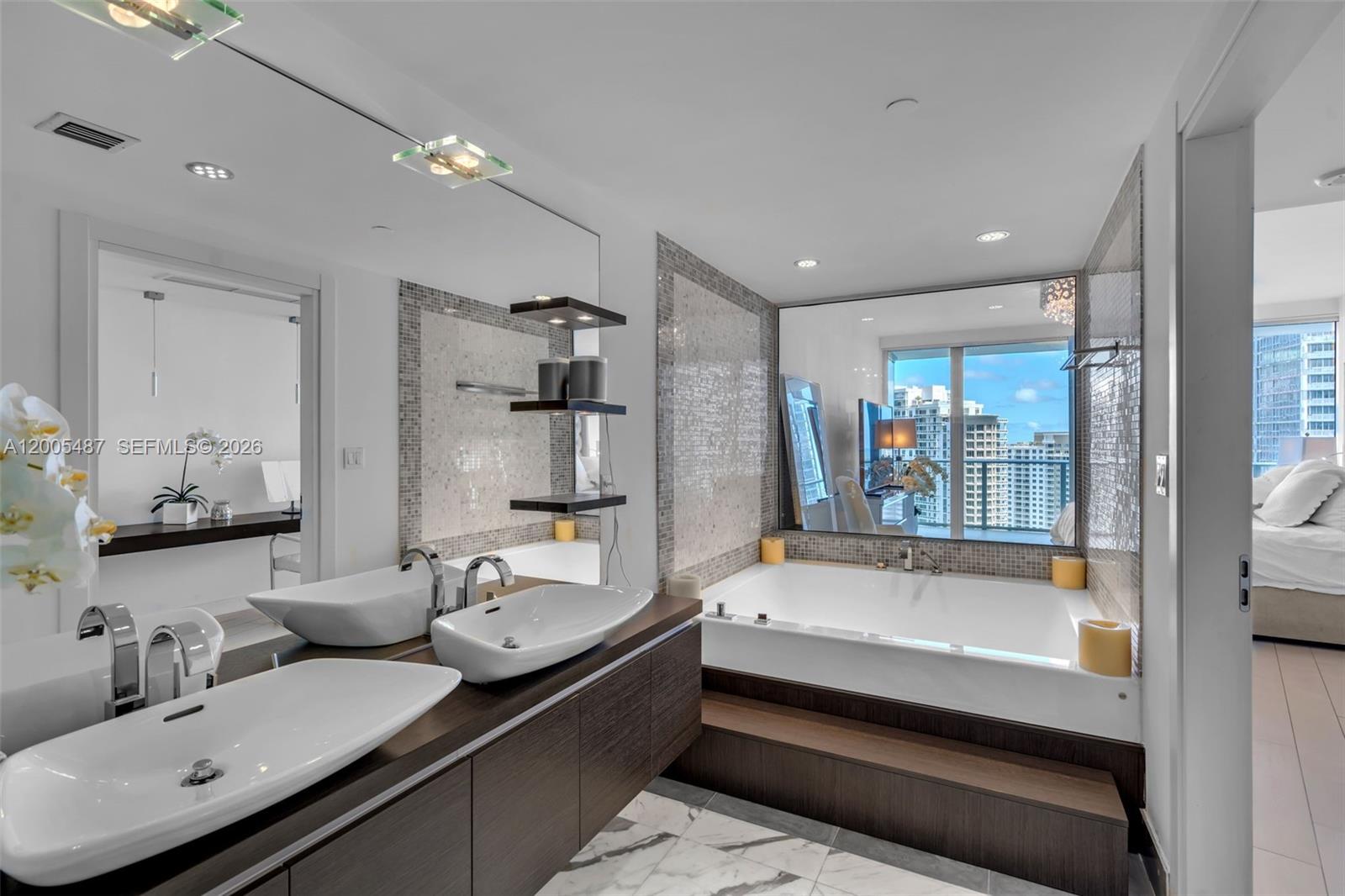 200 Biscayne Blvd Way #3407 Miami, FL 33131