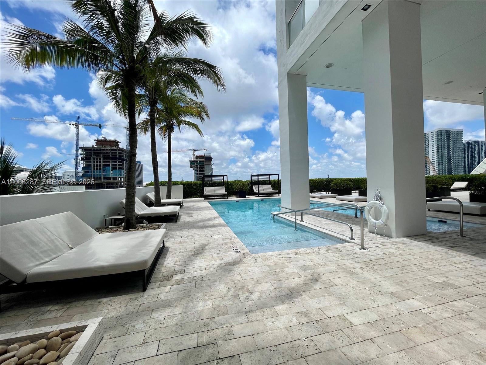 image Ten Museum Park24