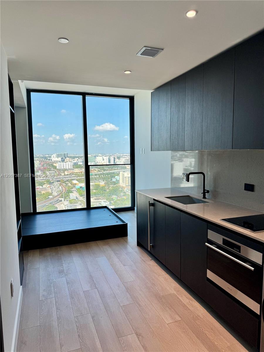 image E11EVEN Hotel & Residences2