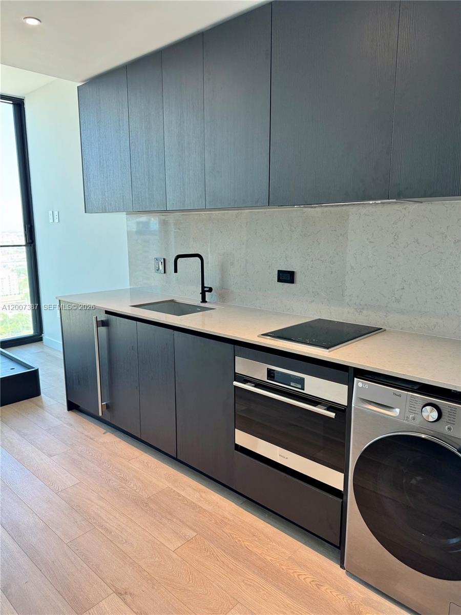 image E11EVEN Hotel & Residences3