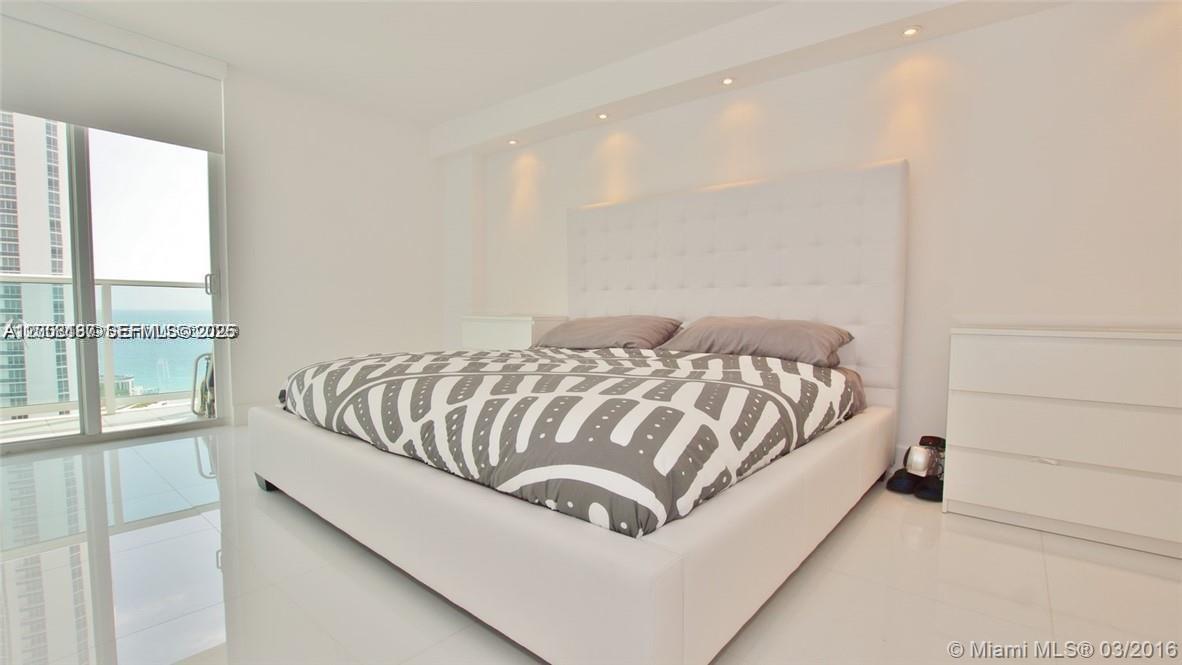 image Arlen House East10