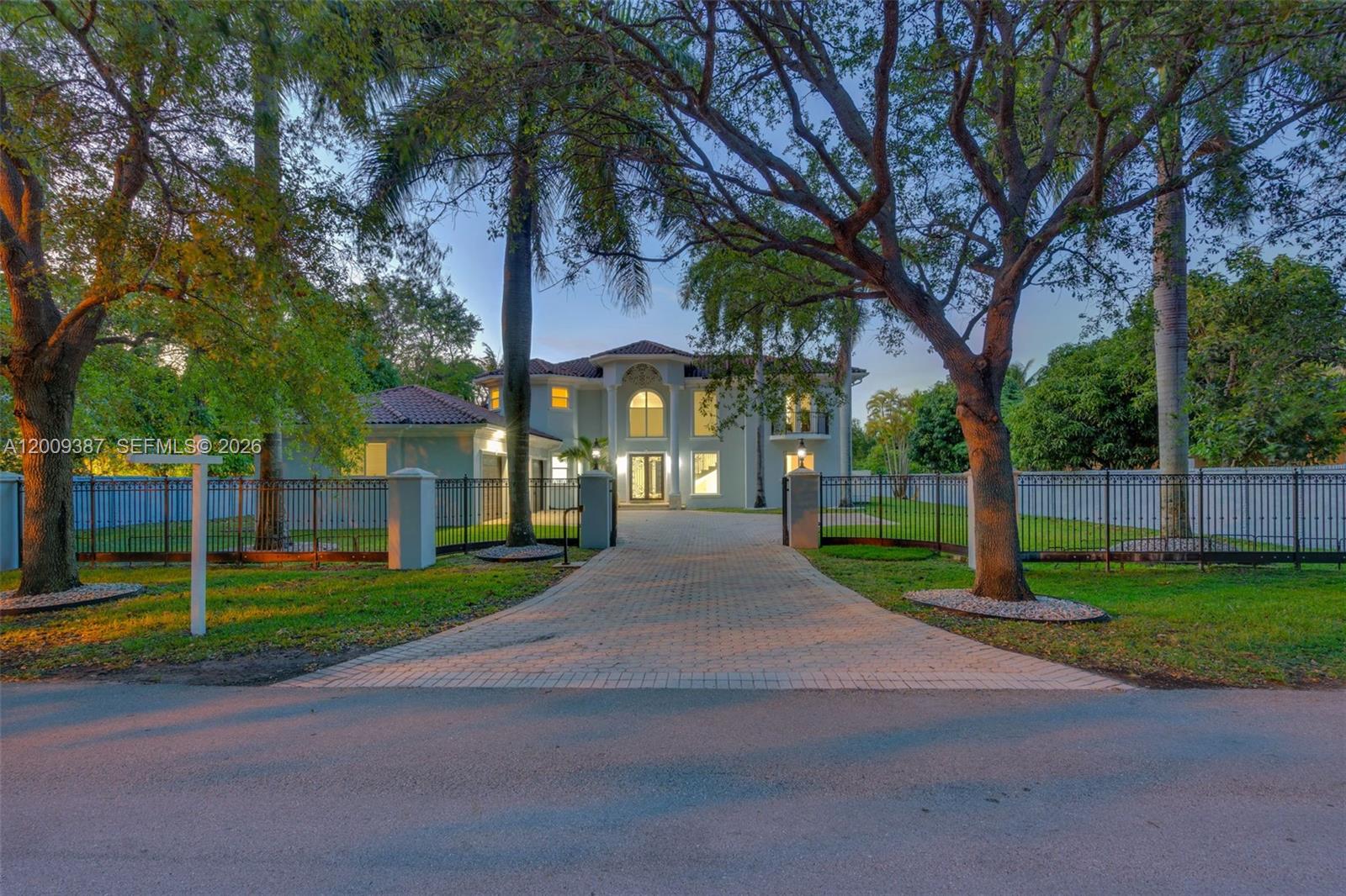 8479 SW 122nd St Miami, FL 33156