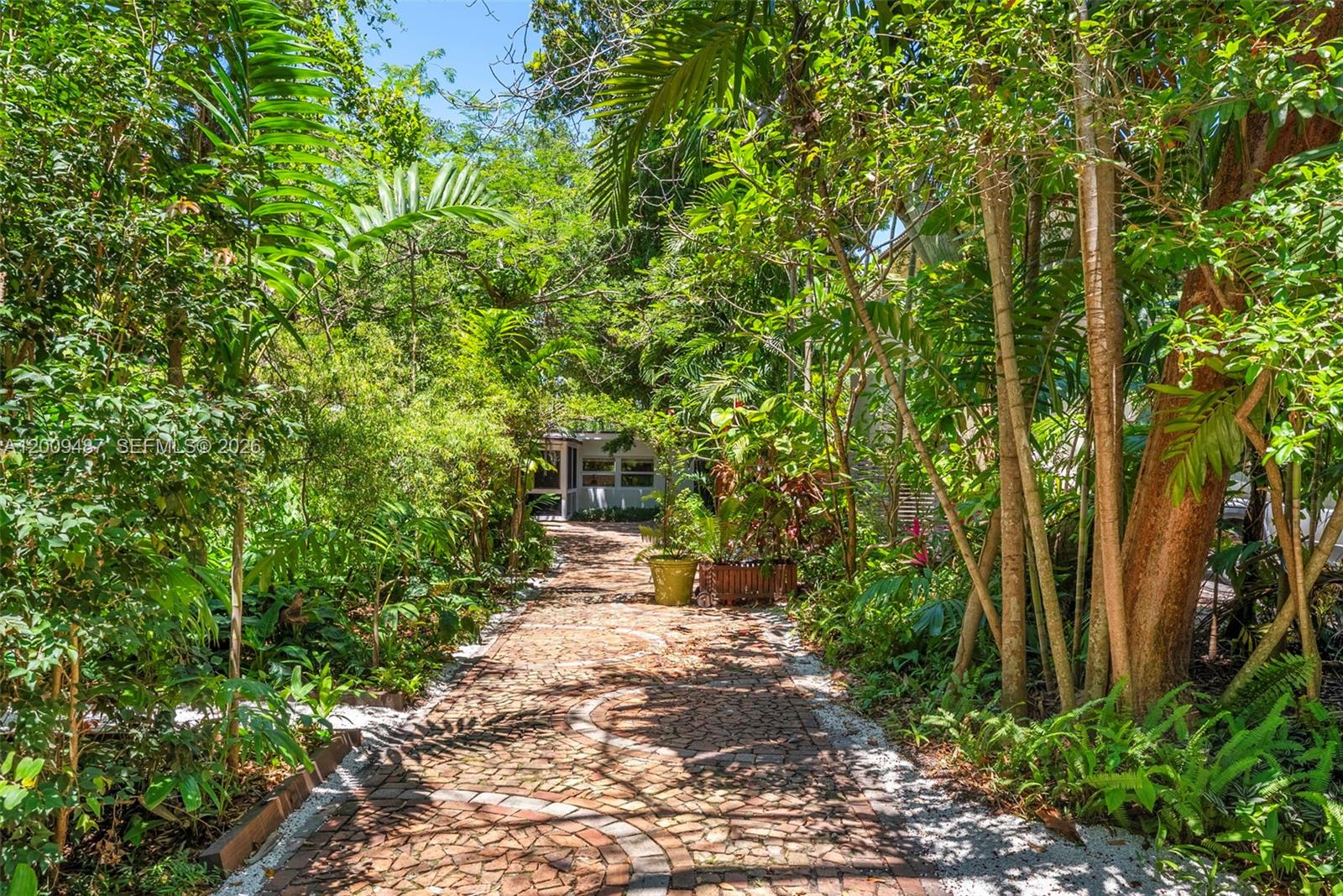 311 NE 86th St El Portal, FL 33138