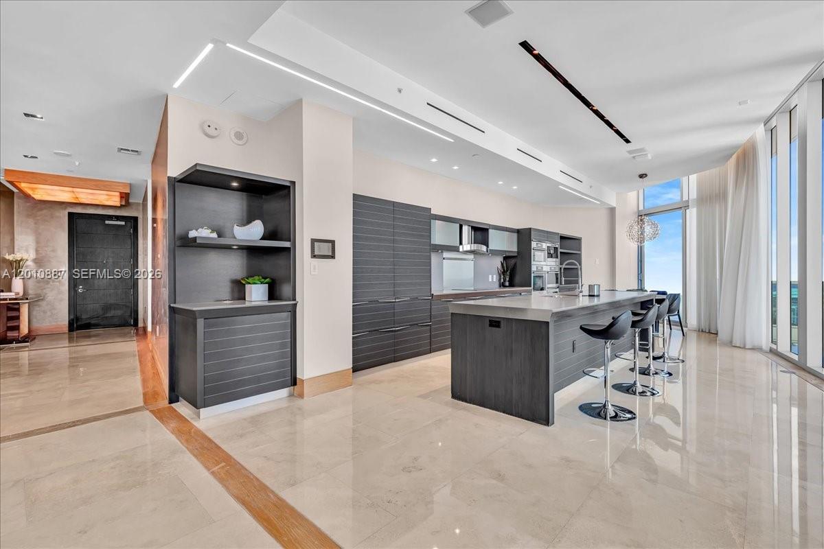 200 Biscayne Blvd Way #PH 5401 Miami, FL 33131