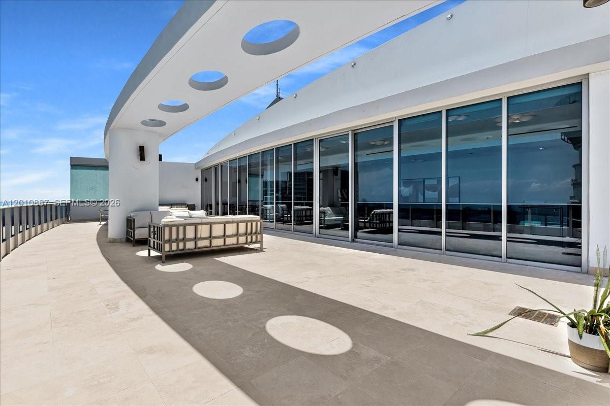 200 Biscayne Blvd Way #PH 5401 Miami, FL 33131