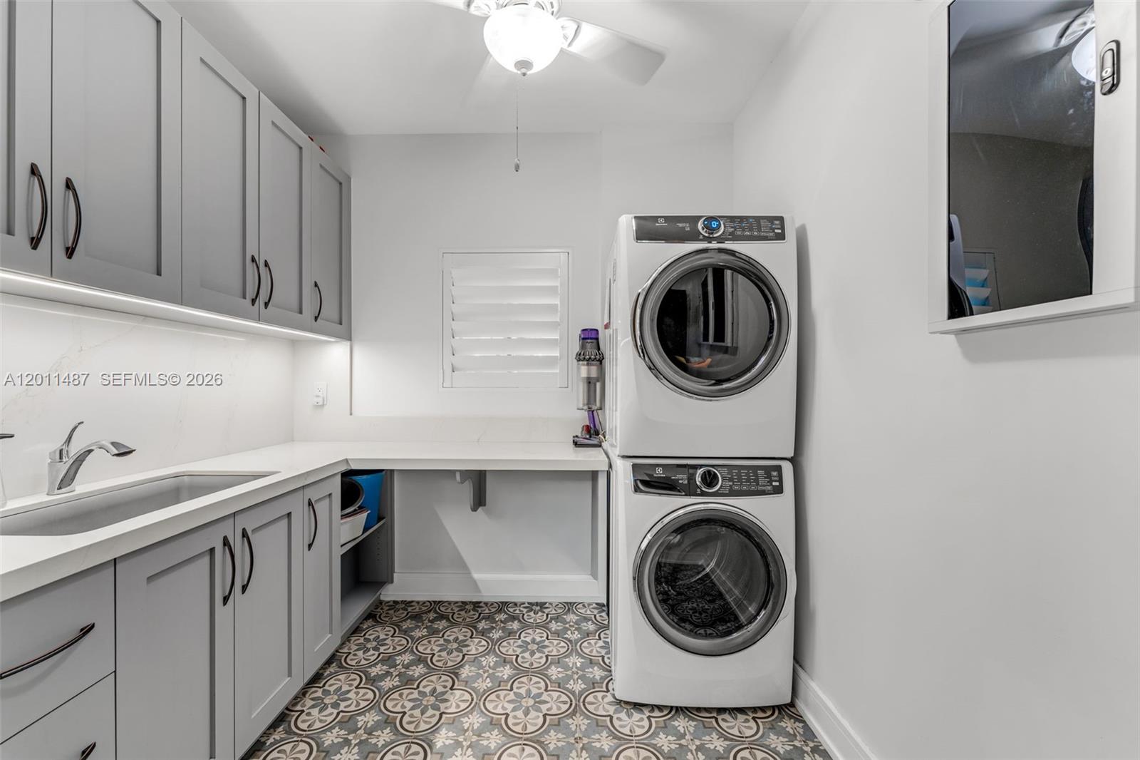 4901 Hammock Park Dr Coral Gables, FL 33156