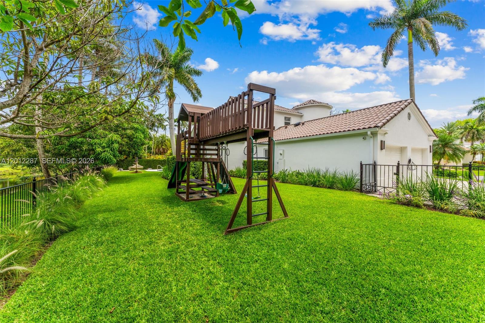 8763 SW 61st Pl Pinecrest, FL 33156