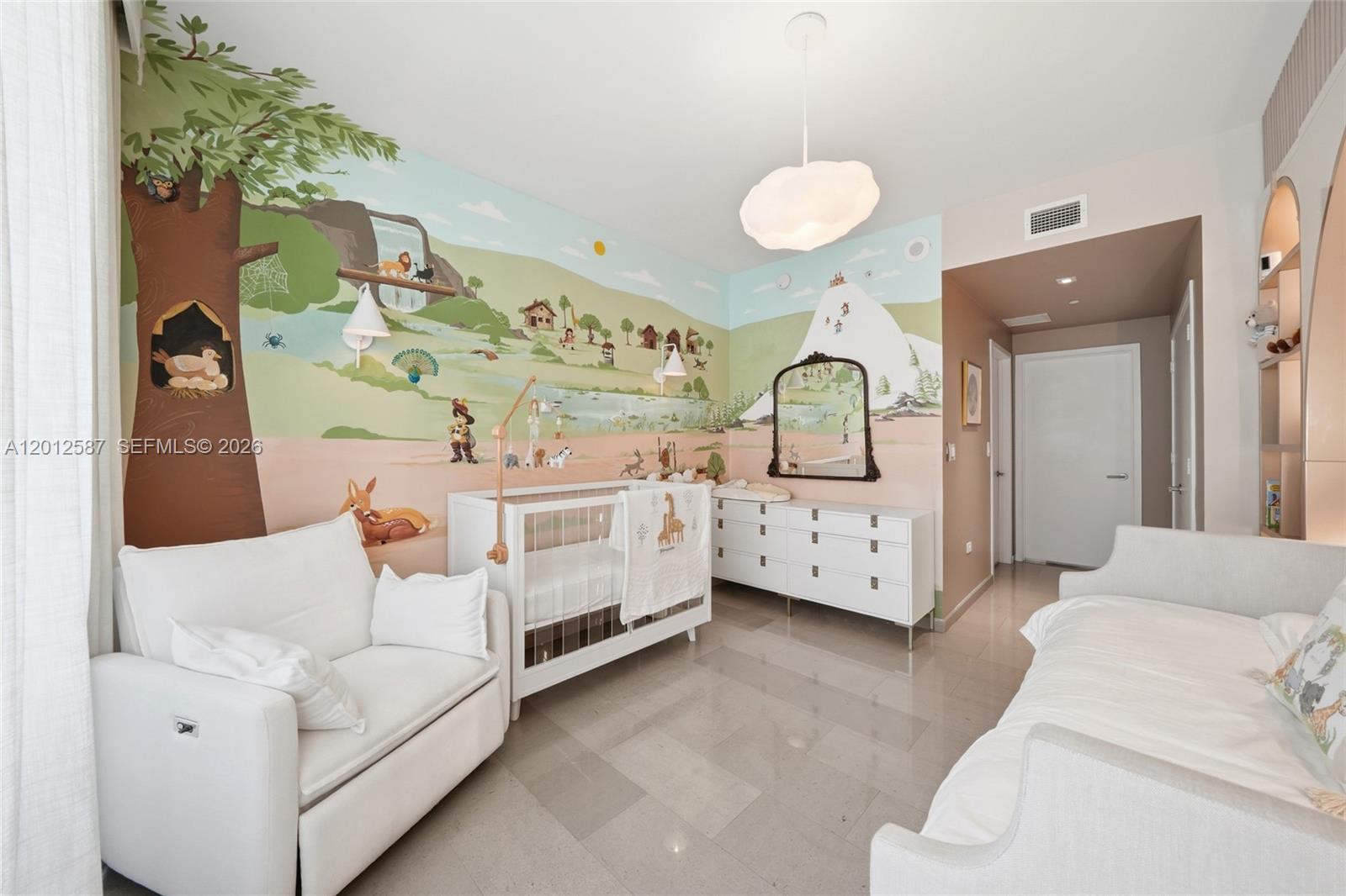 68 SE 6th St #1904 Miami, FL 33131