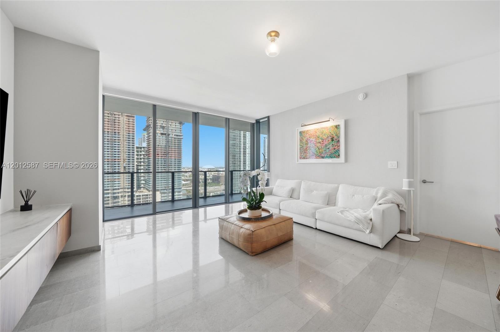 68 SE 6th St #1904 Miami, FL 33131