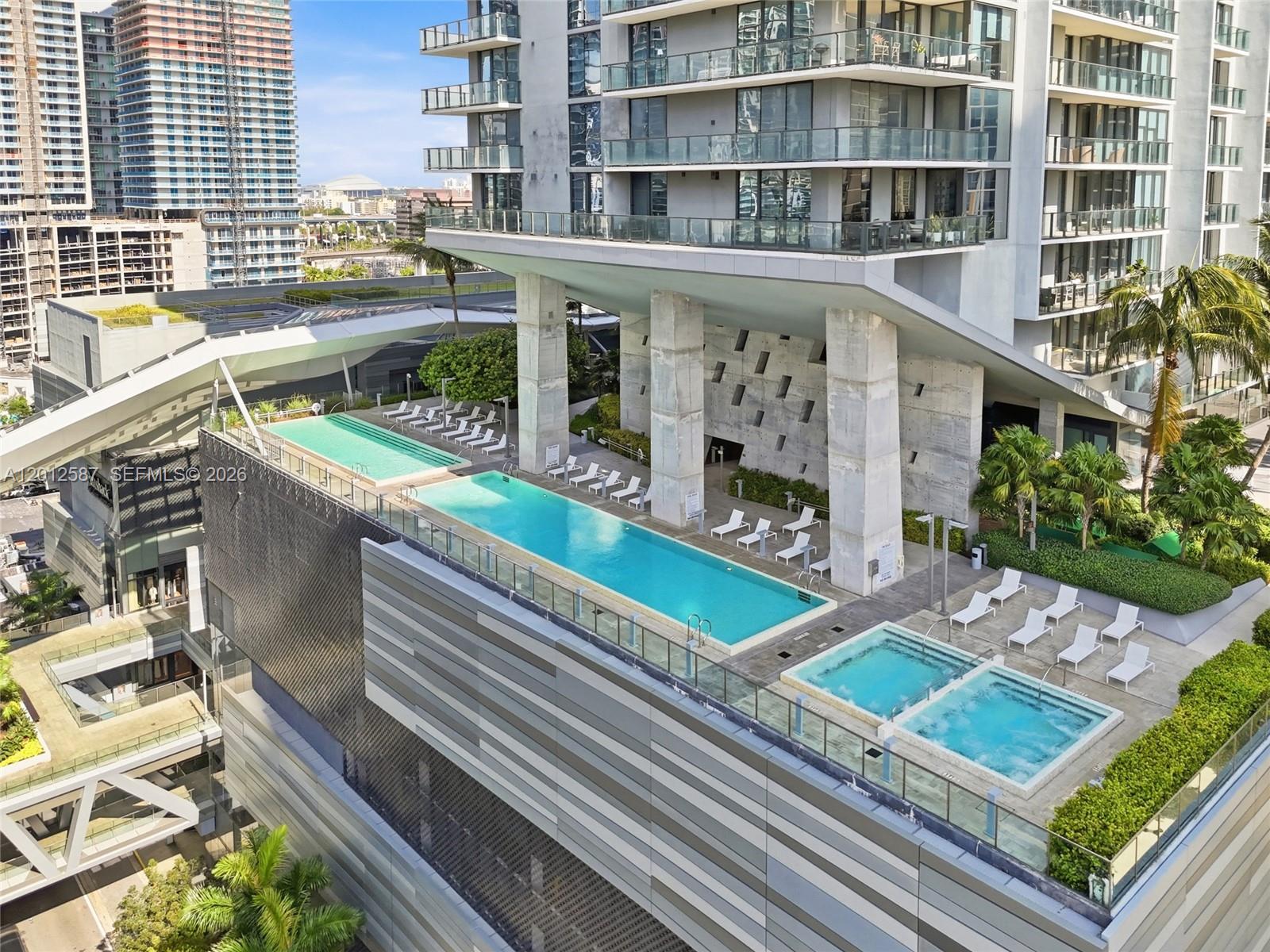68 SE 6th St #1904 Miami, FL 33131