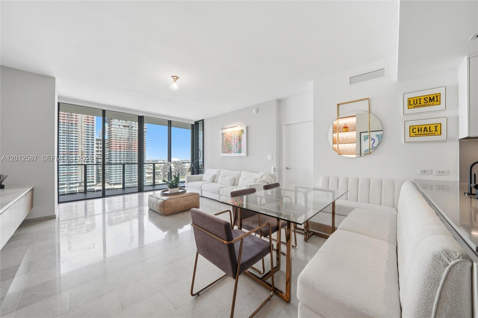 68 SE 6th St #1904 Miami, FL 33131