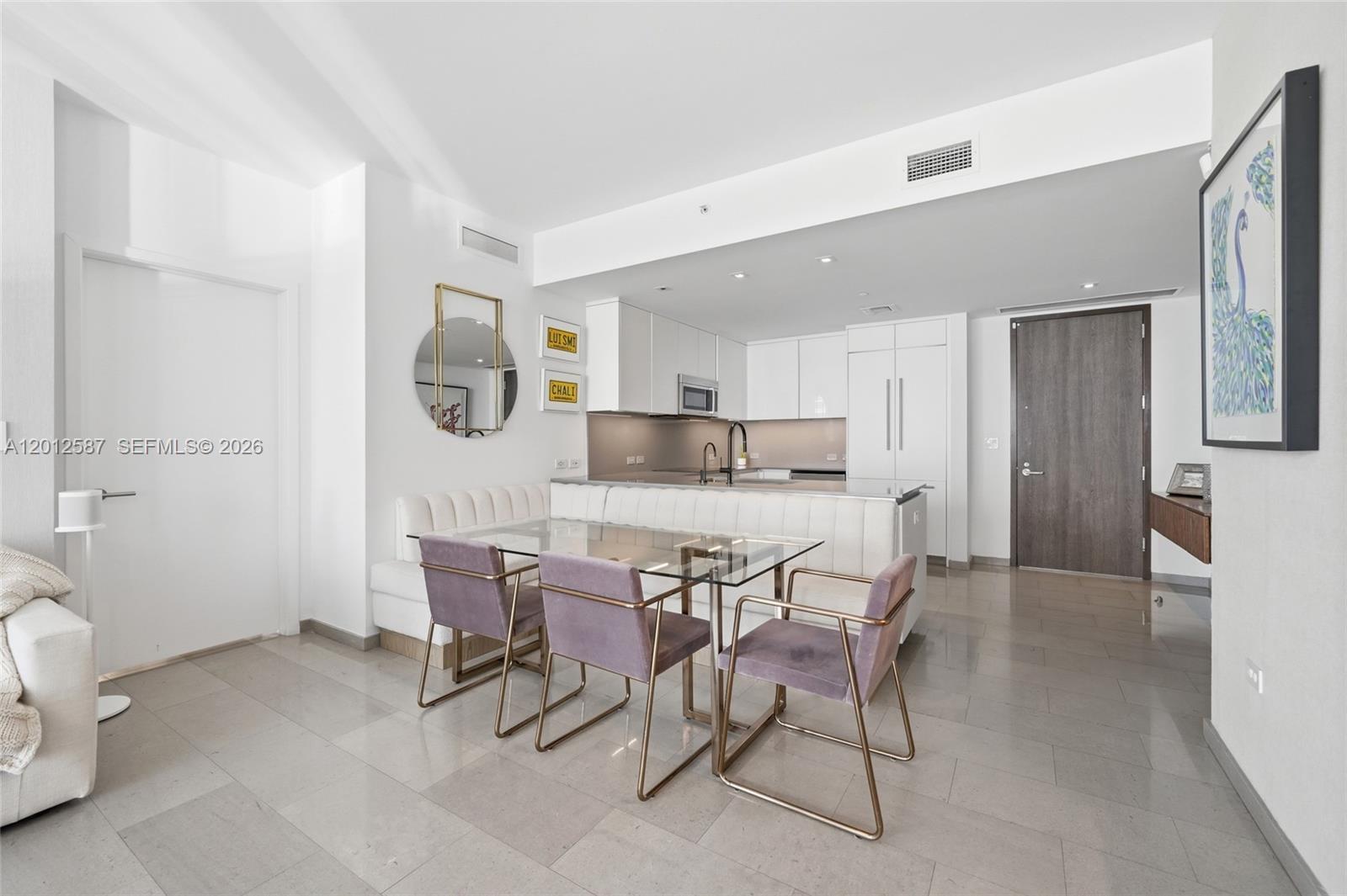 68 SE 6th St #1904 Miami, FL 33131