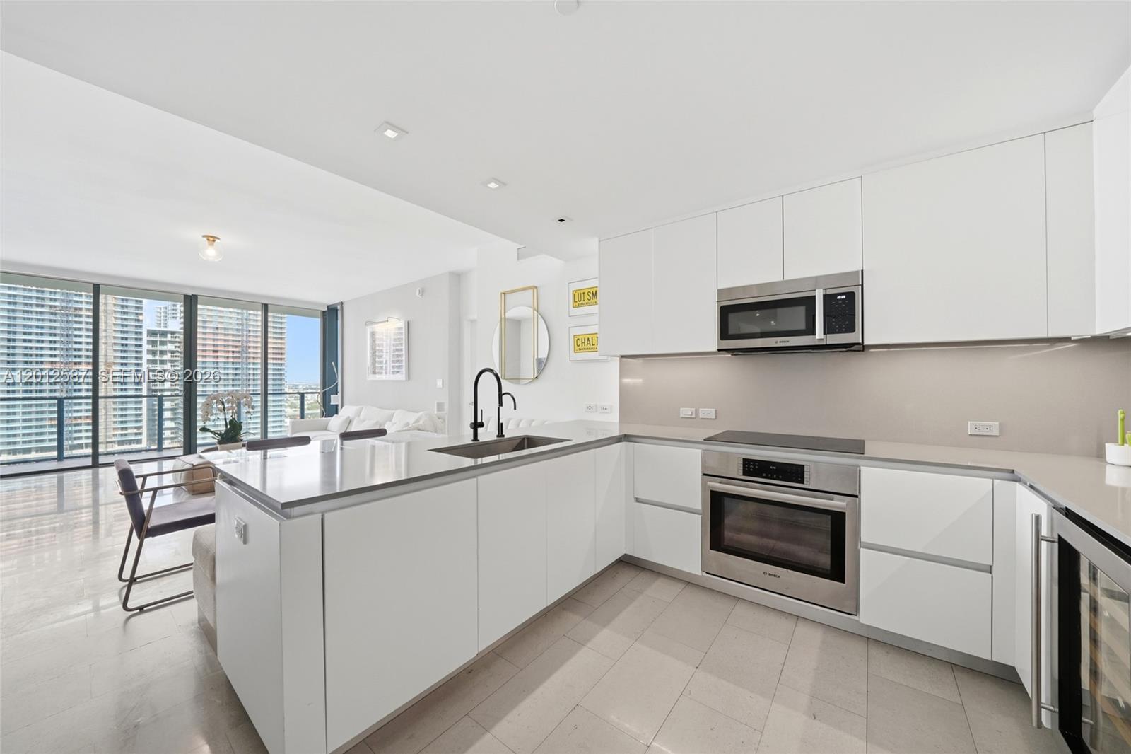 68 SE 6th St #1904 Miami, FL 33131