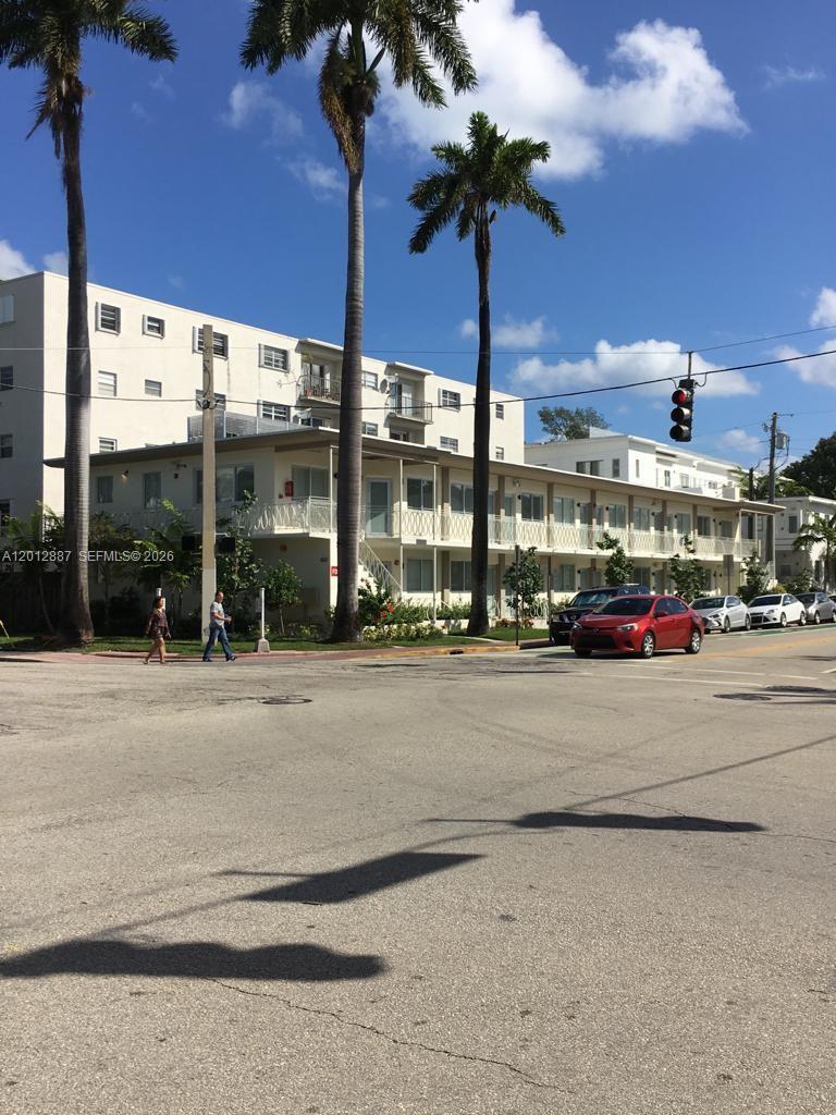 1601 Meridian Ave #204
