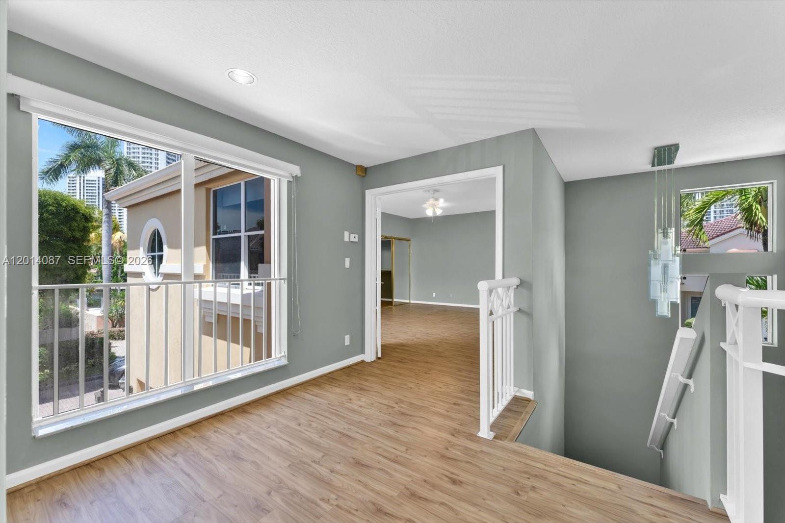 3728 NE 208th Ter Aventura, FL 33180