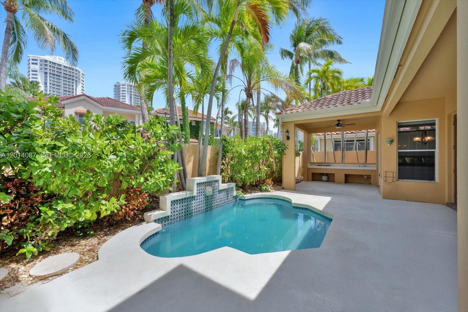 3728 NE 208th Ter Aventura, FL 33180