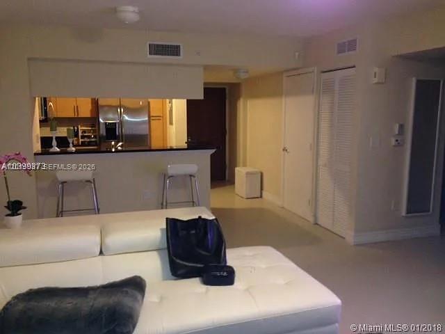 image Brickell on the River North10