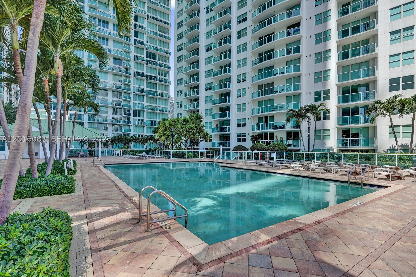 image Brickell on the River North27