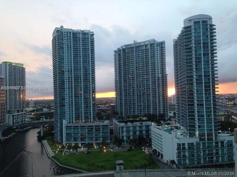 image Brickell on the River North3