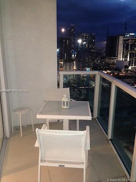 image Brickell on the River North6