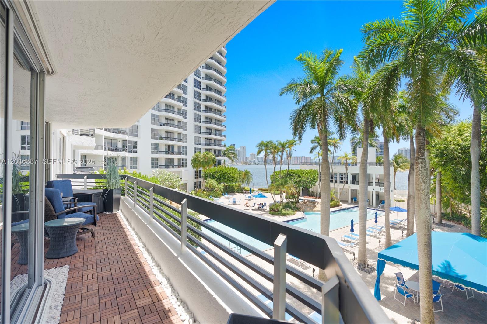 3600 Mystic Pointe Dr #306 Aventura, FL 33180