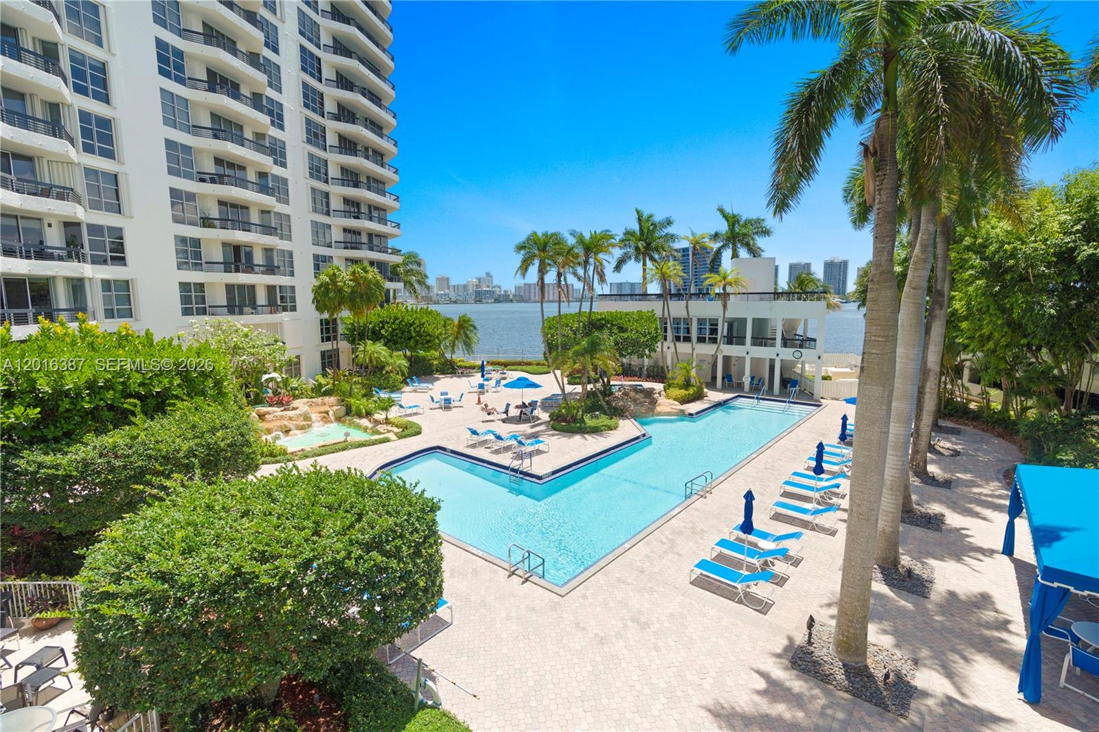 3600 Mystic Pointe Dr #306 Aventura, FL 33180