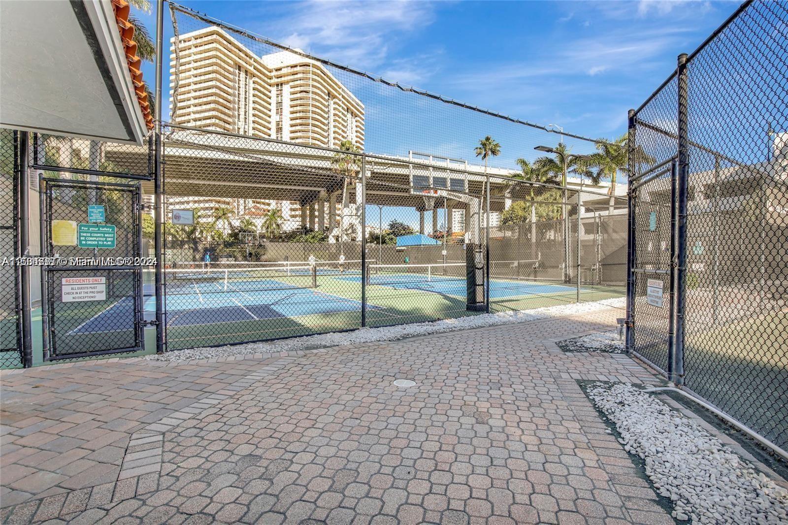 3600 Mystic Pointe Dr #306 Aventura, FL 33180