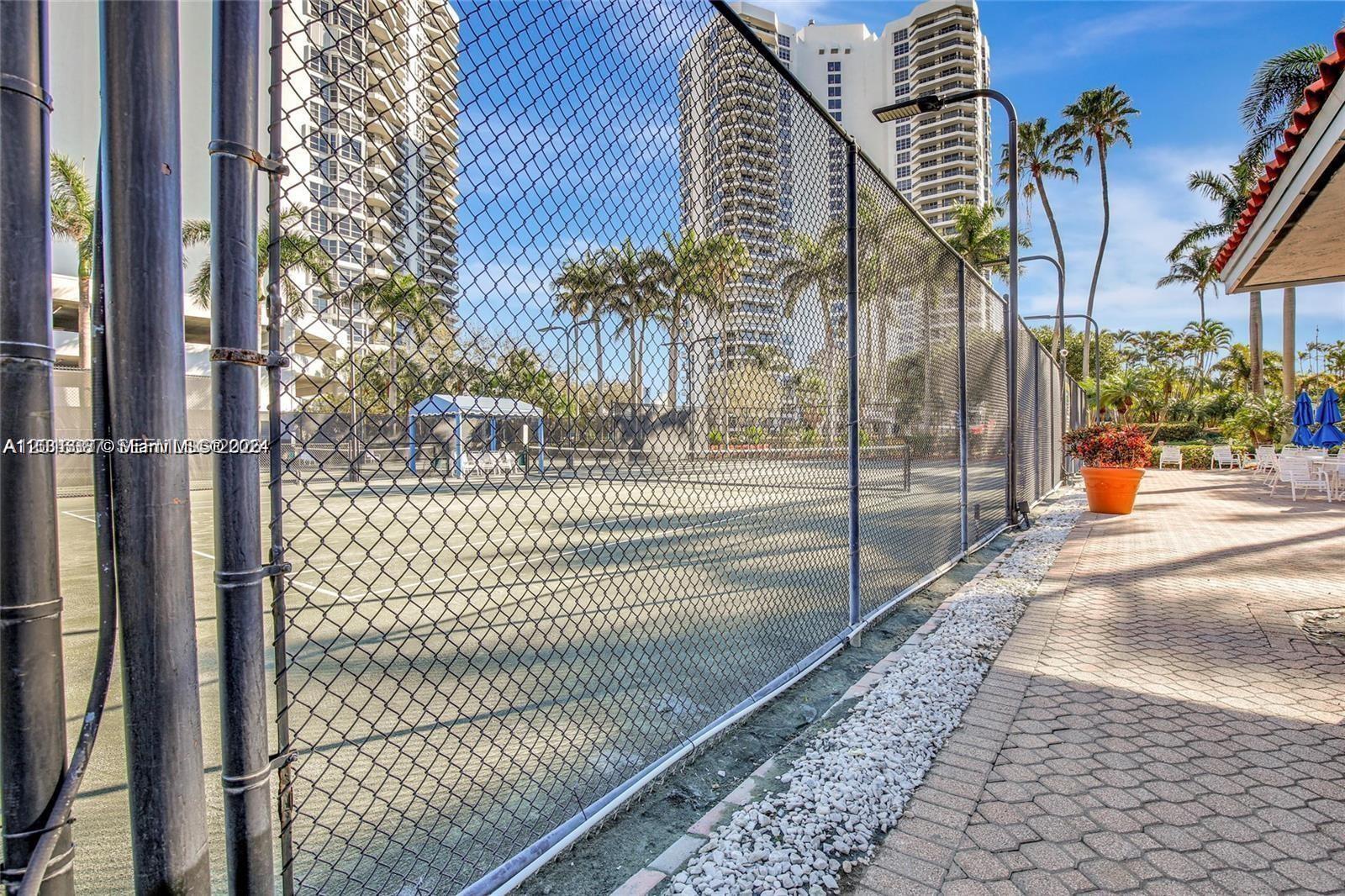3600 Mystic Pointe Dr #306 Aventura, FL 33180