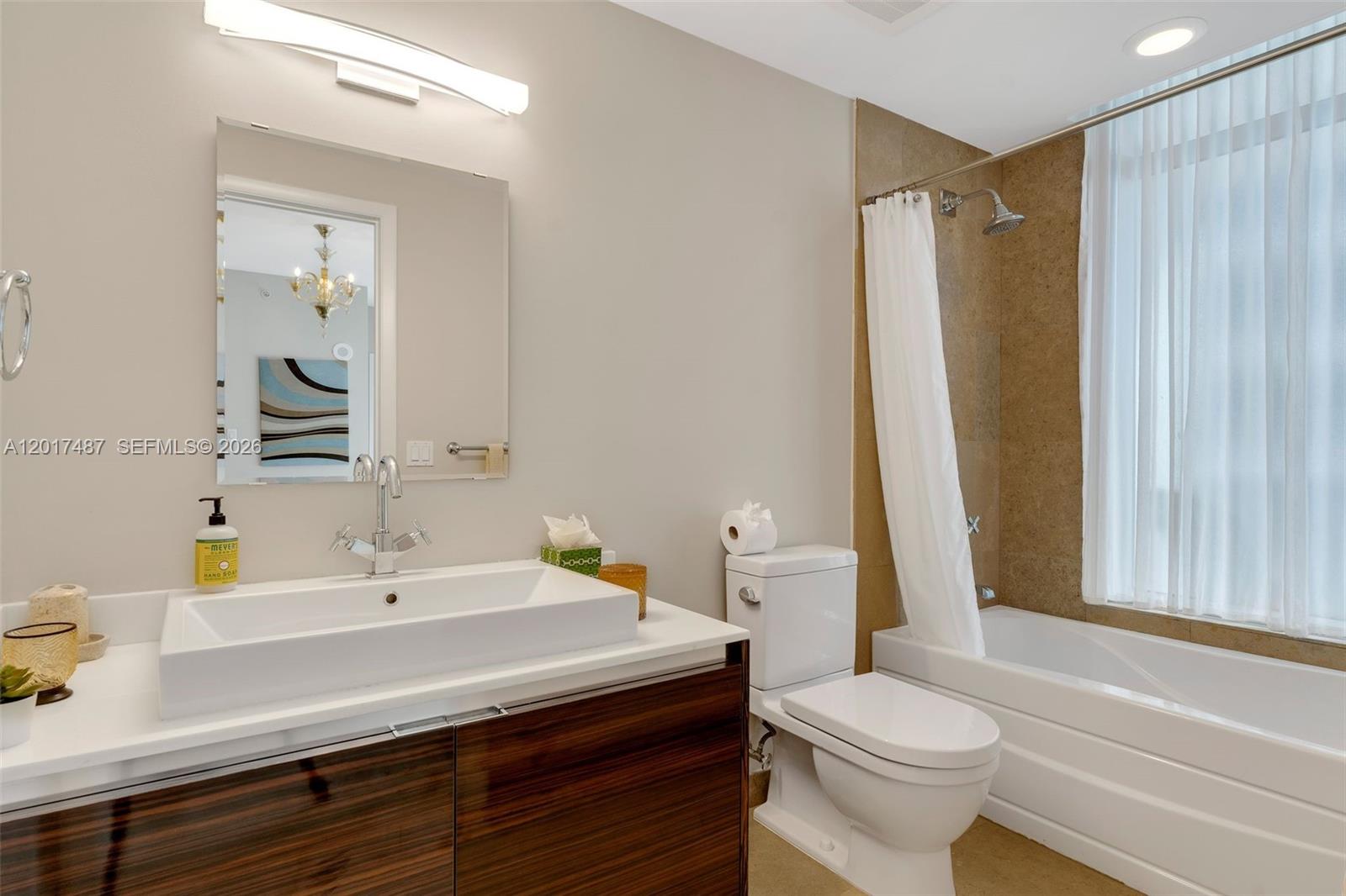 3737 Collins Ave #S-403 Miami Beach, FL 33140