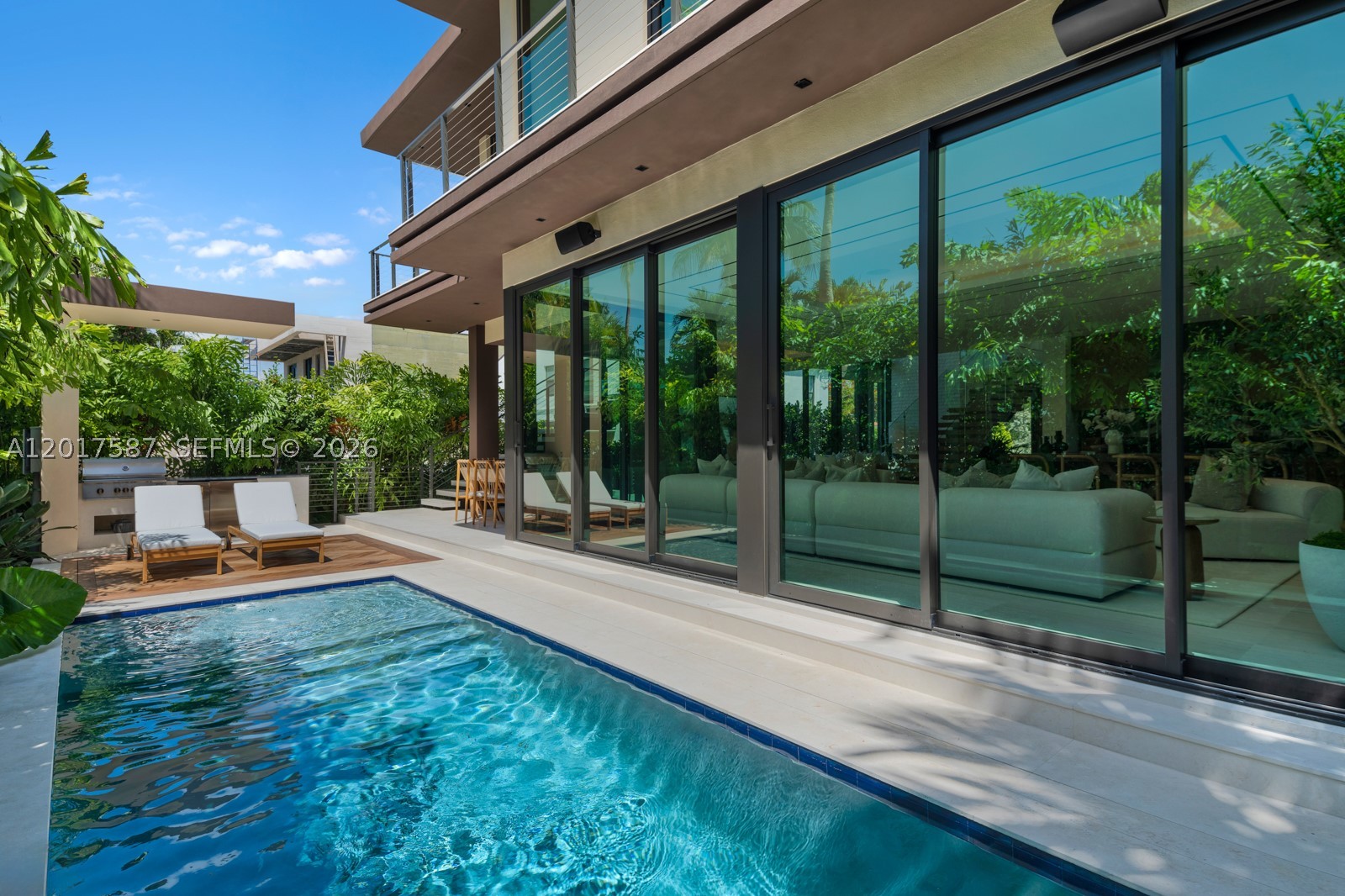 3045 N Bay Rd Miami Beach, FL 33140