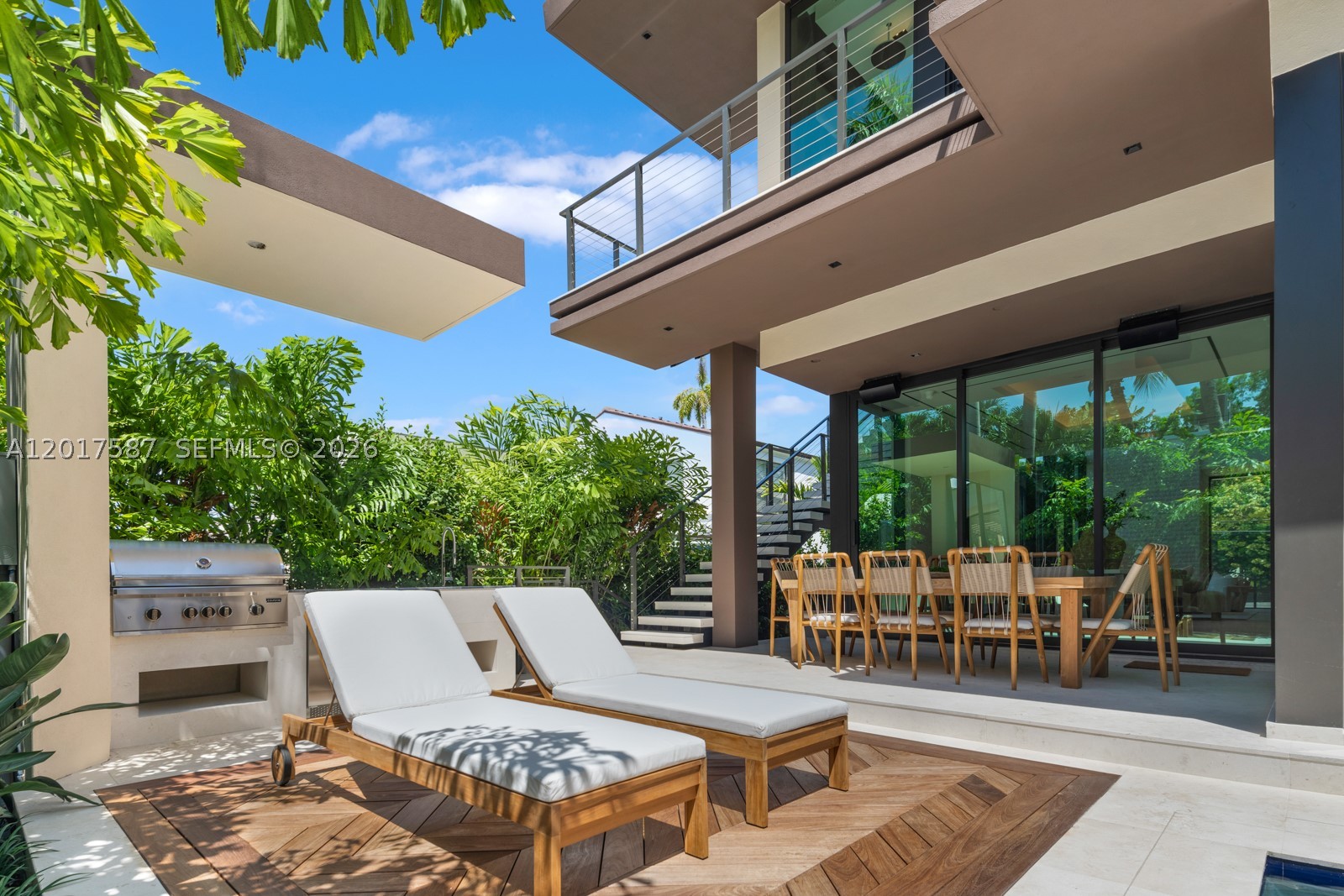 3045 N Bay Rd Miami Beach, FL 33140