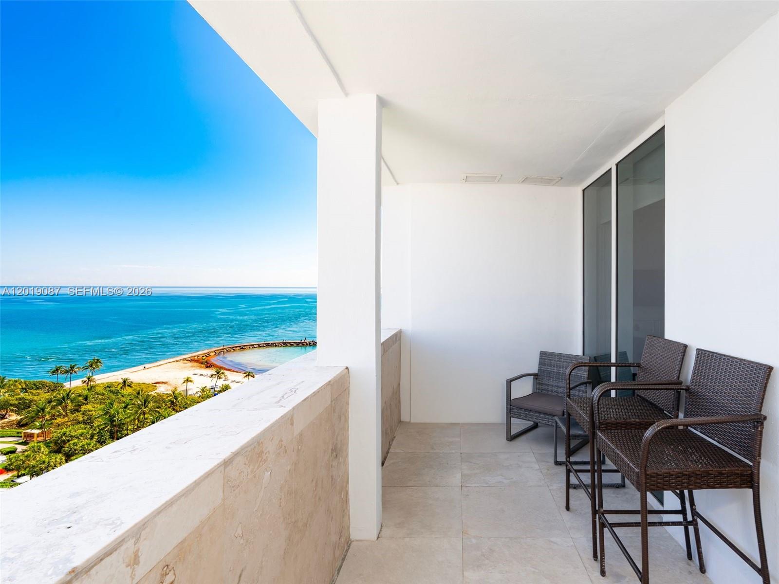 image Harbour House2