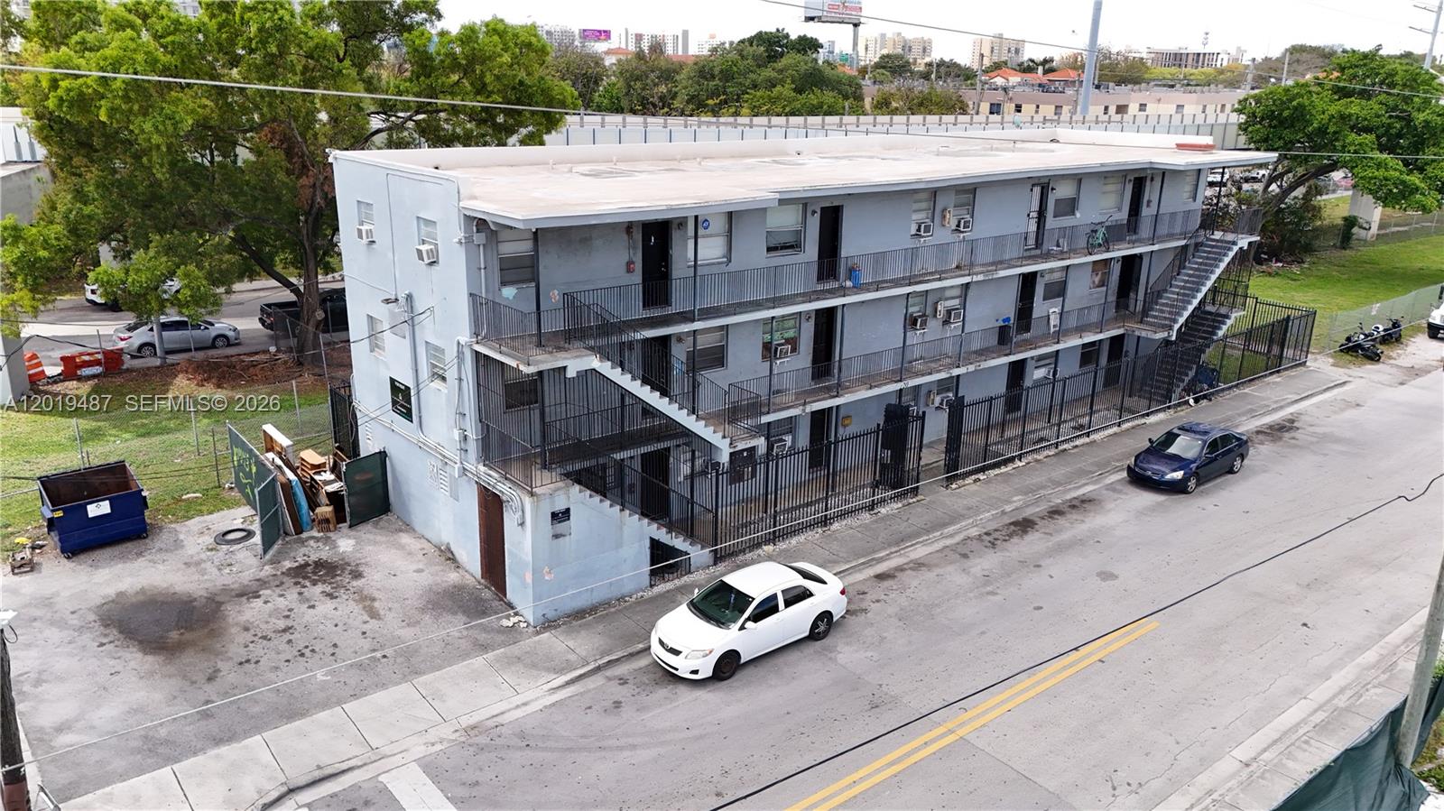 220 NW 11th Ter Miami, FL 33136