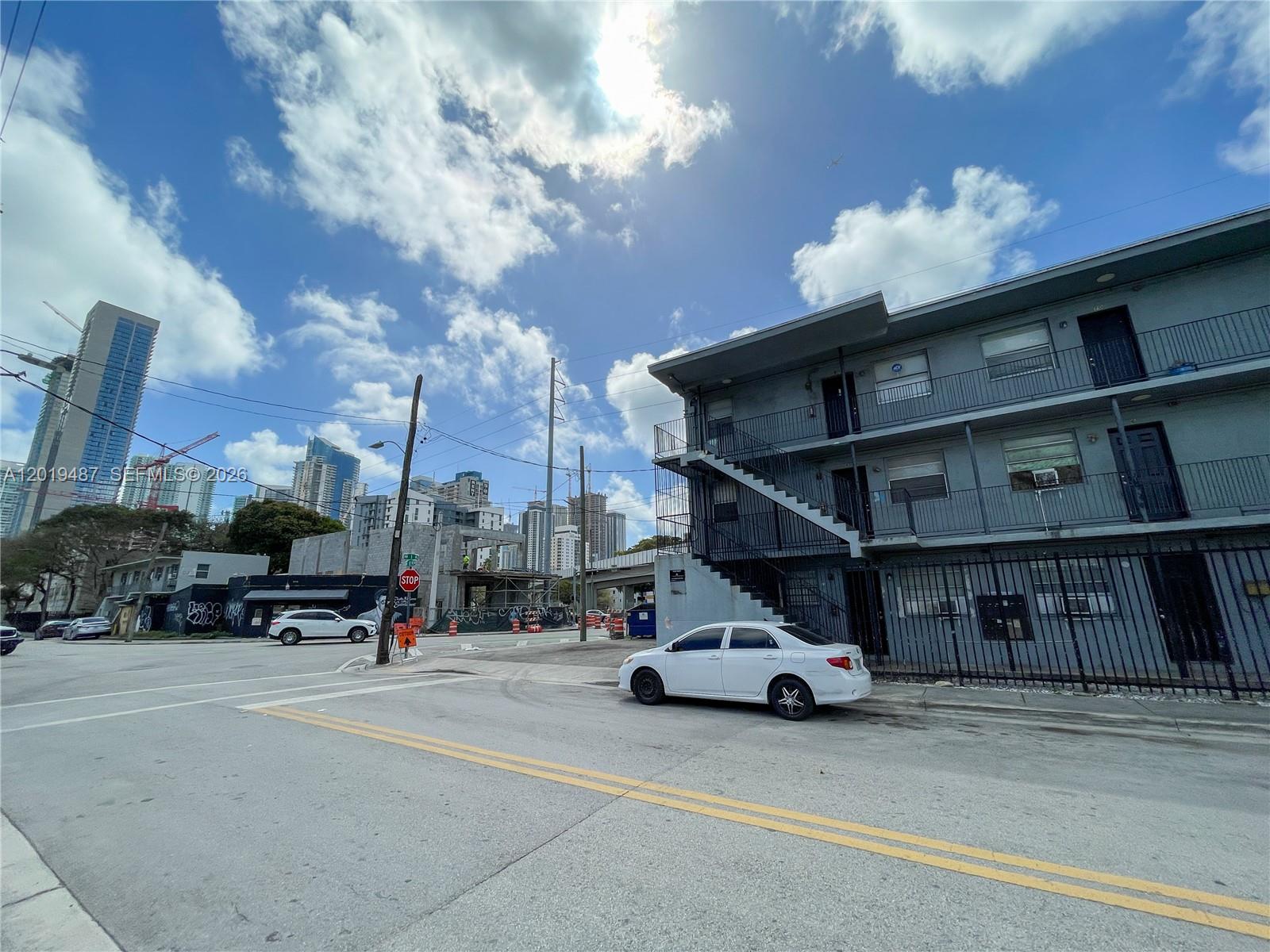 220 NW 11th Ter Miami, FL 33136