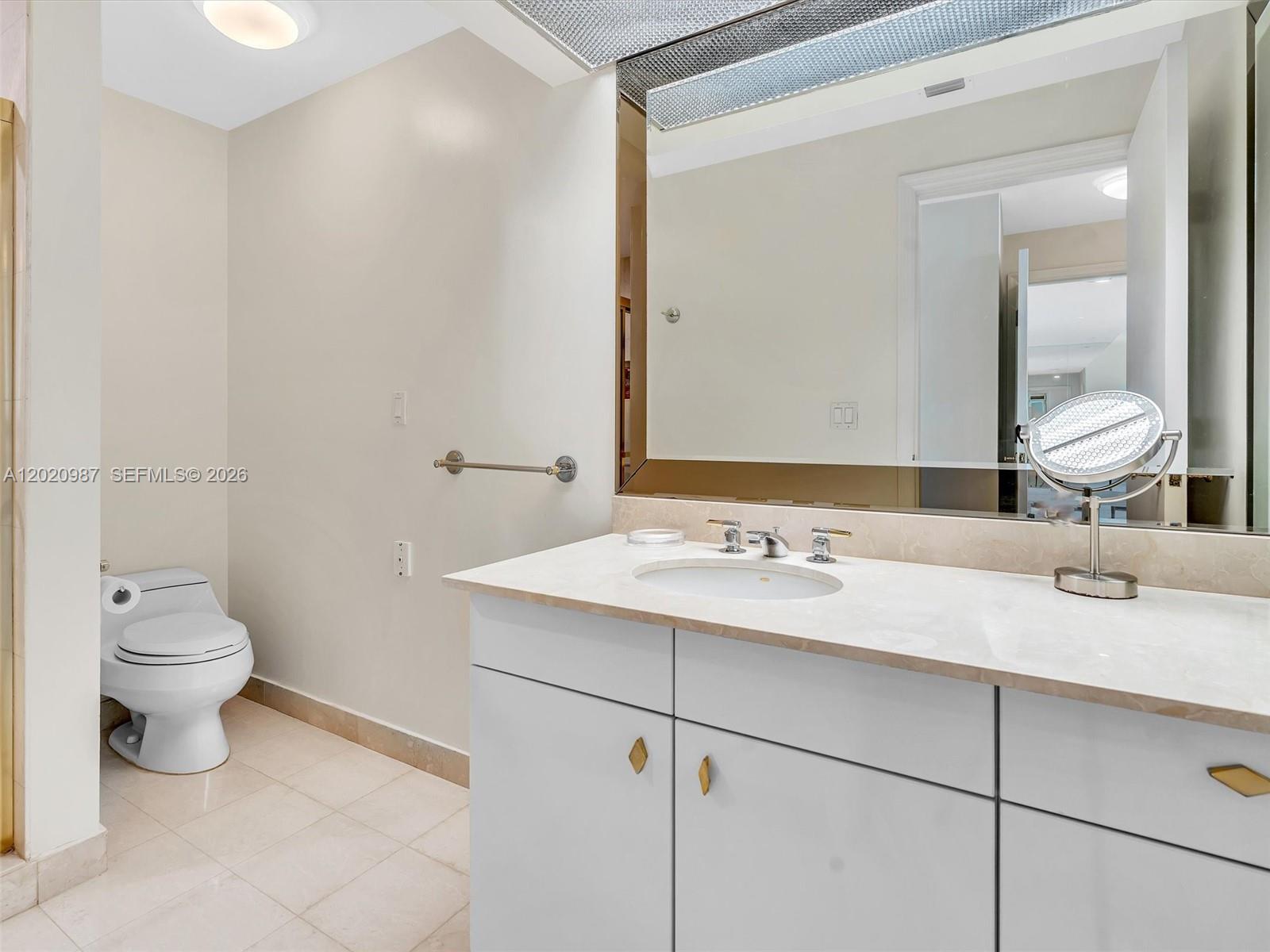10101 Collins Ave #18C + CABANA Bal Harbour, FL 33154