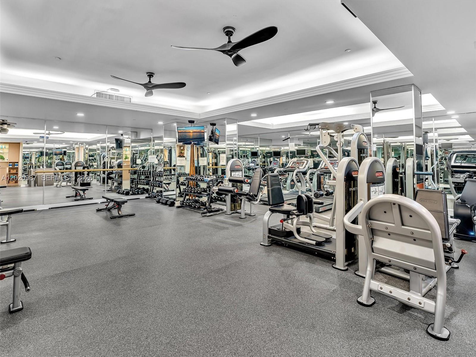 10101 Collins Ave #18C + CABANA Bal Harbour, FL 33154