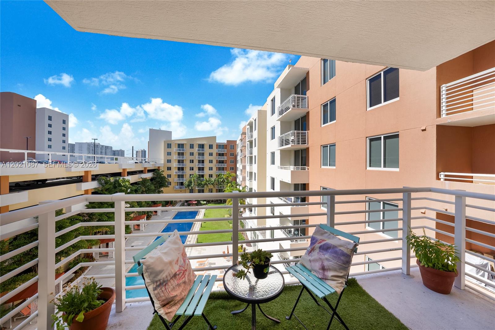 image The Venture at Aventura18