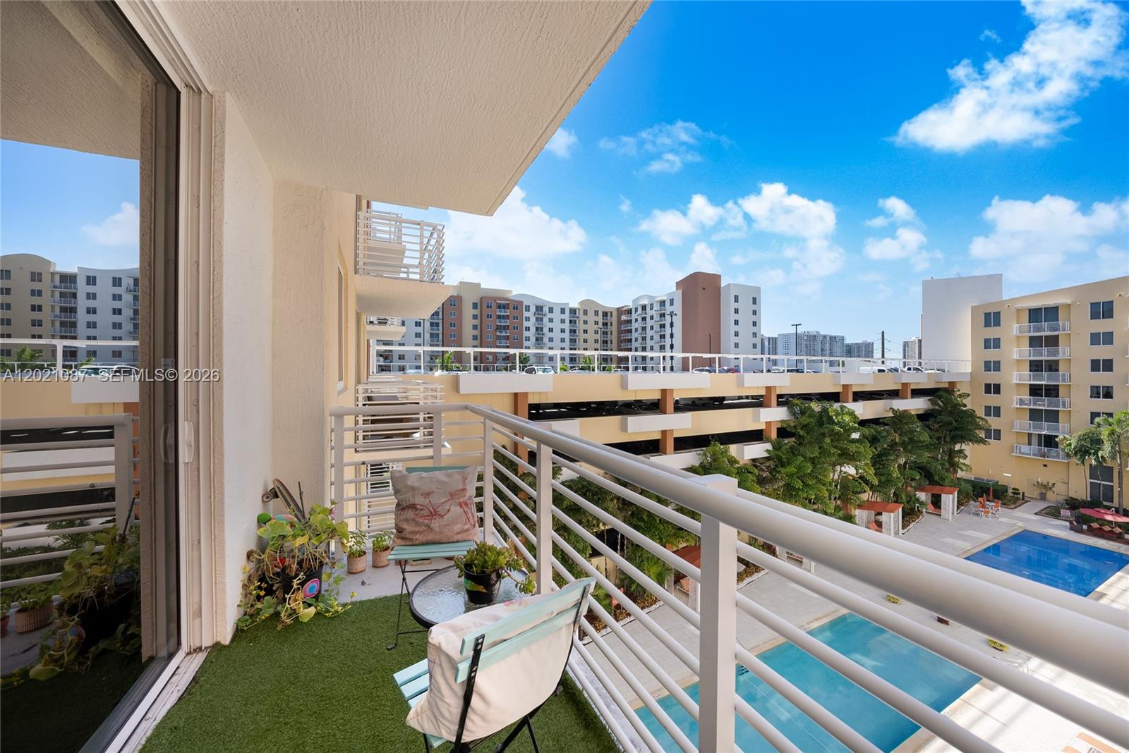 image The Venture at Aventura19
