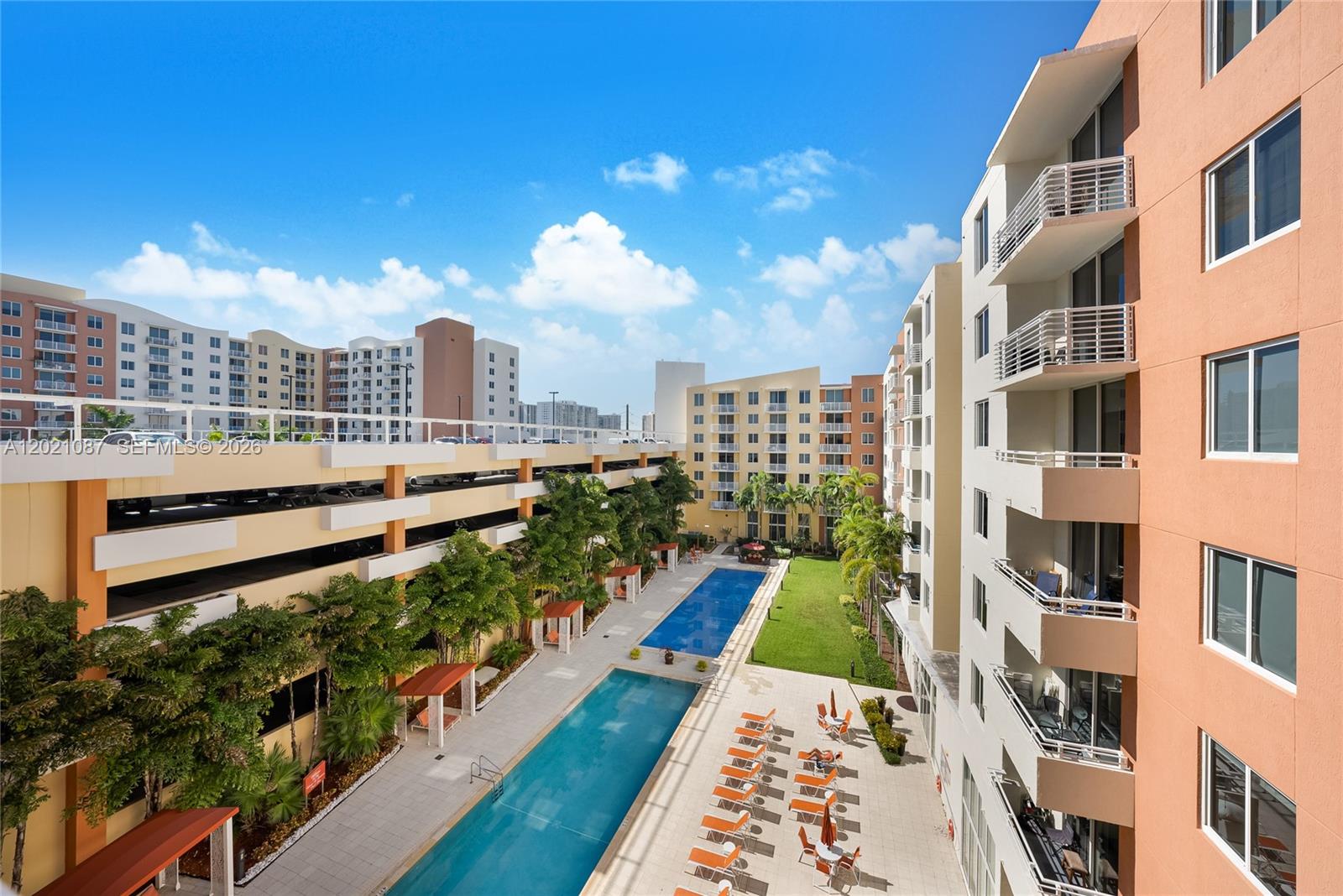 image The Venture at Aventura21