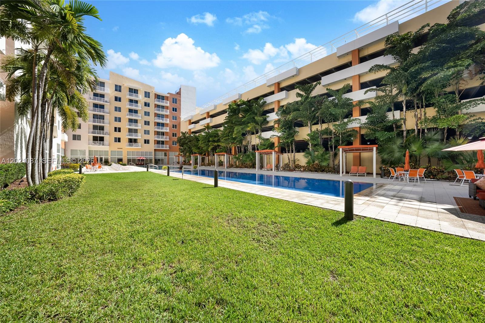 image The Venture at Aventura25
