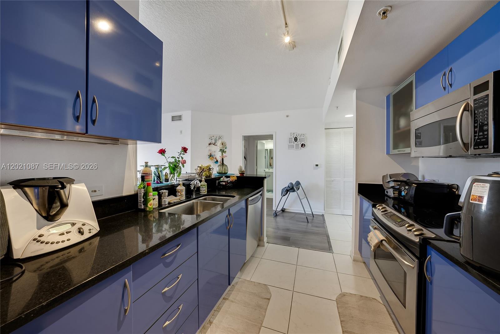 image The Venture at Aventura6