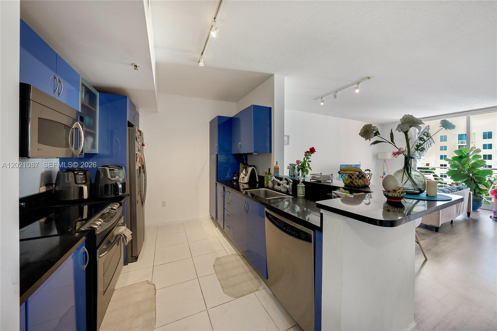 image The Venture at Aventura7