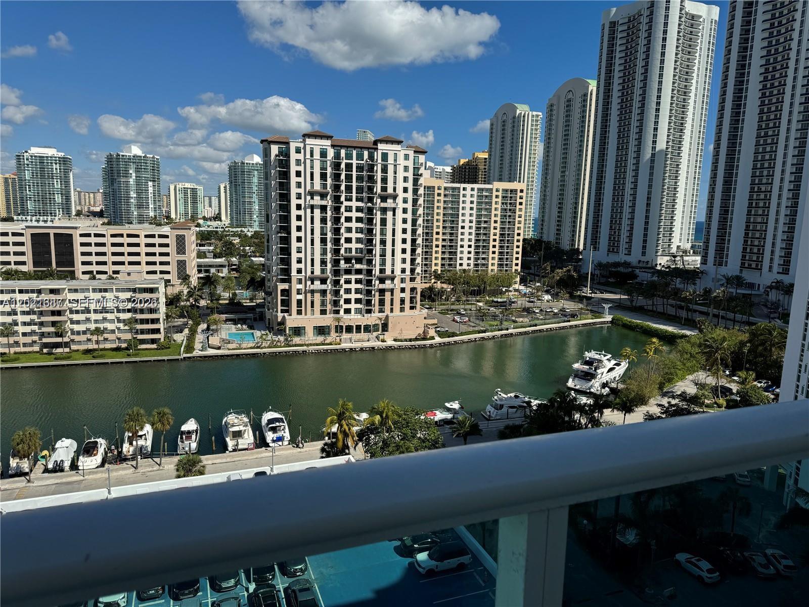 100 Bayview Dr #1428 Sunny Isles Beach, FL 33160