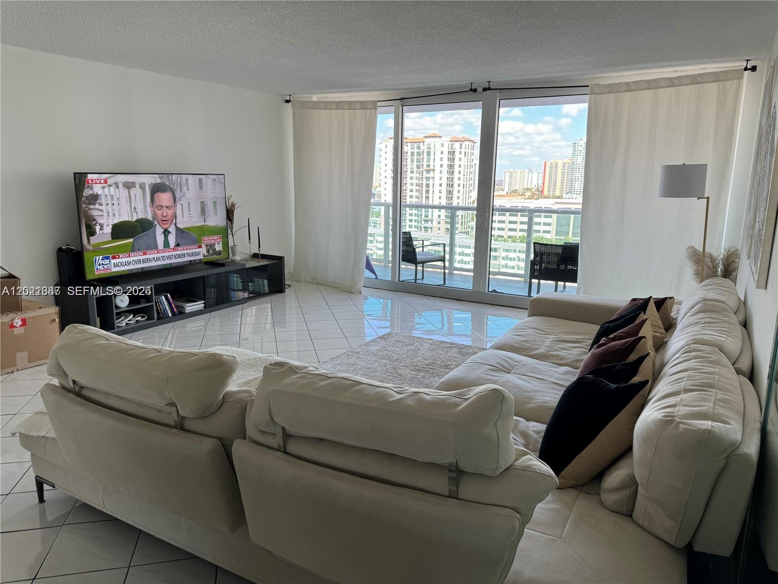 100 Bayview Dr #1428 Sunny Isles Beach, FL 33160