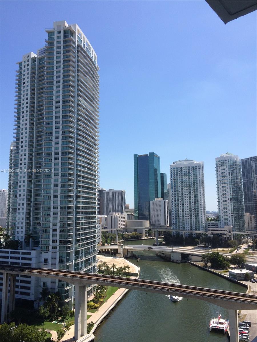 image Latitude on the River15
