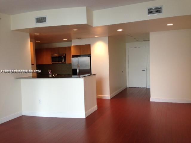 1060 Brickell Ave #2305