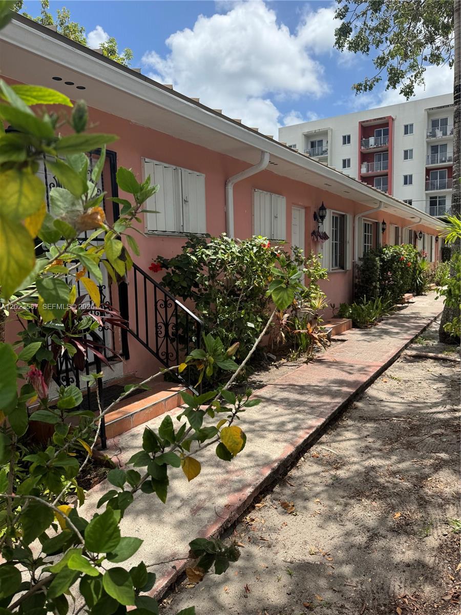 1020 SW 5th St #3
